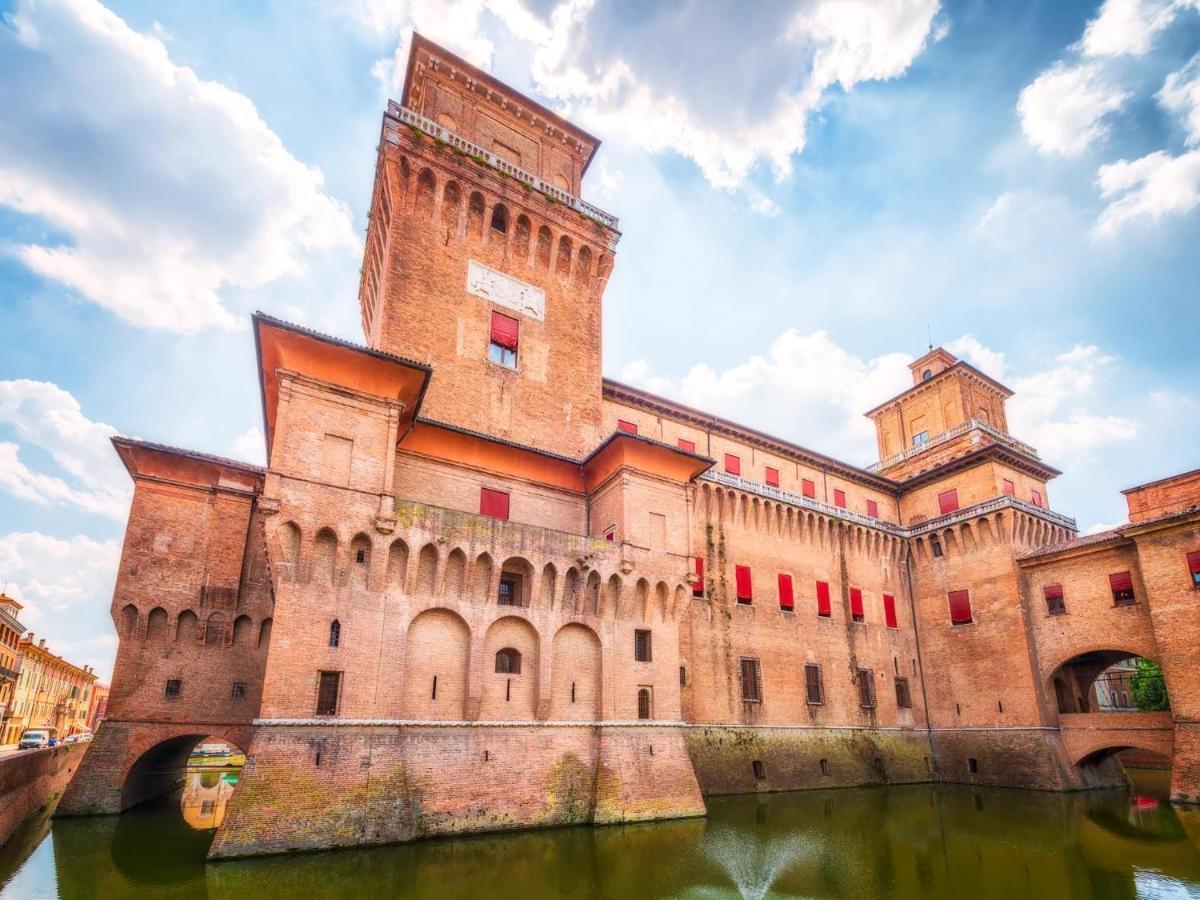 Casa Duchesse Al Castello Lägenhet Ferrara Exteriör bild