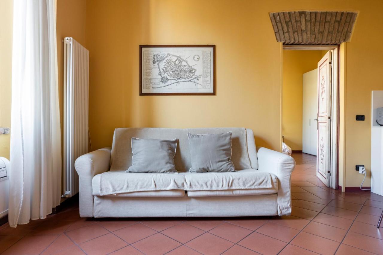 Casa Duchesse Al Castello Lägenhet Ferrara Exteriör bild